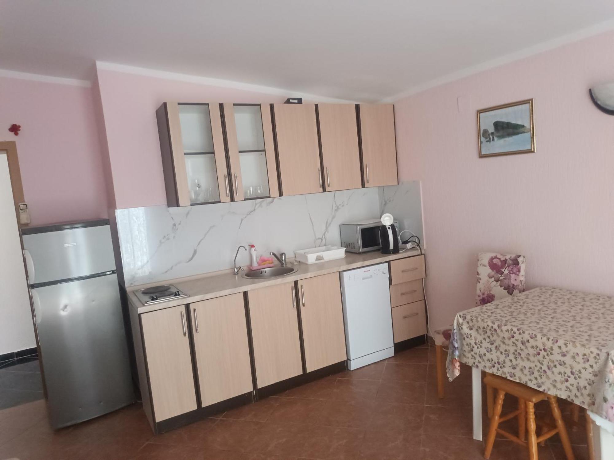Apartments Svetlana Утеха Екстериор снимка