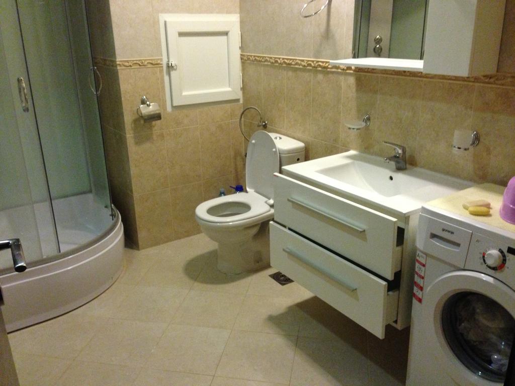 Apartments Svetlana Утеха Стая снимка