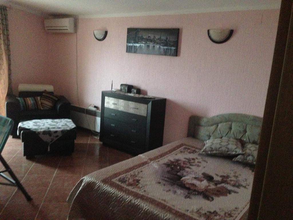 Apartments Svetlana Утеха Екстериор снимка