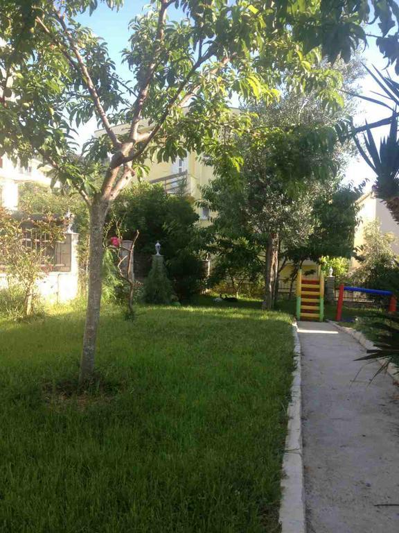 Apartments Svetlana Утеха Екстериор снимка