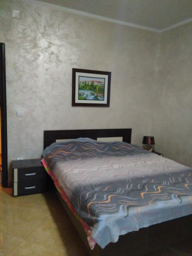 Apartments Svetlana Утеха Екстериор снимка