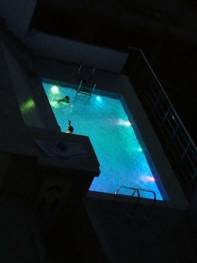 Apartments Svetlana Утеха Екстериор снимка
