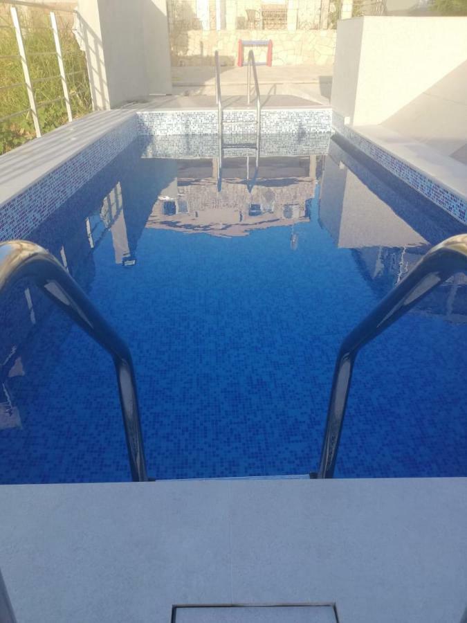 Apartments Svetlana Утеха Екстериор снимка
